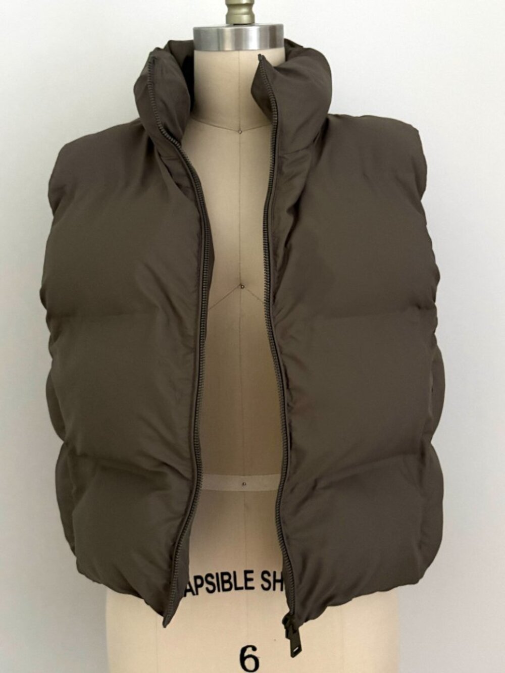 ZARA Matte Khaki Green Cropped Puffer Vest Gorpcore Streetwear Athleisure Chic M